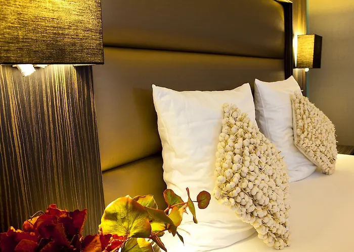 Otel Centro Ayun Köln