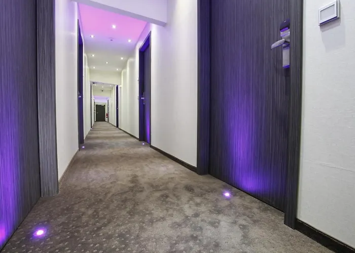 Centro Ayun Otel Köln