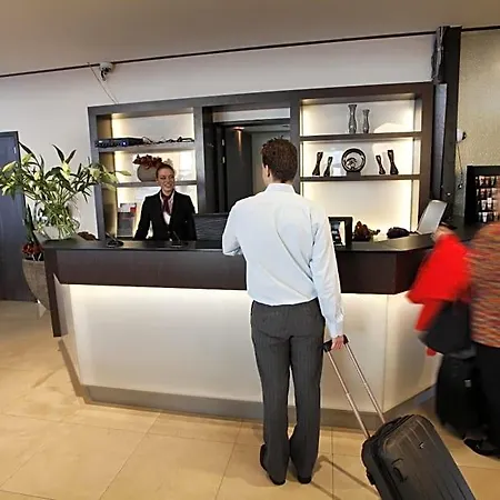 Hotel Centro Ayun 3*