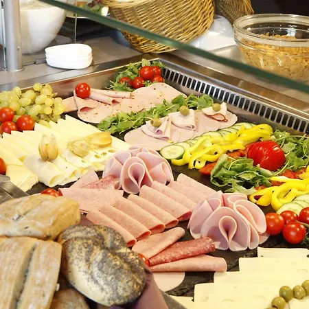 Centro Ayun فندق