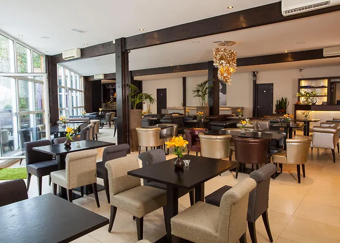 Centro Ayun 호텔 3*