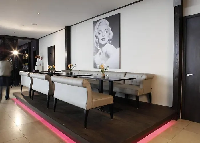 Centro Ayun 호텔 3*